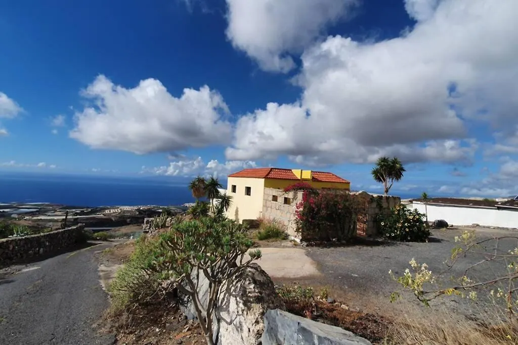 Lovely Two Bedroom Apartment With Amazing View Техина-де-Исора
